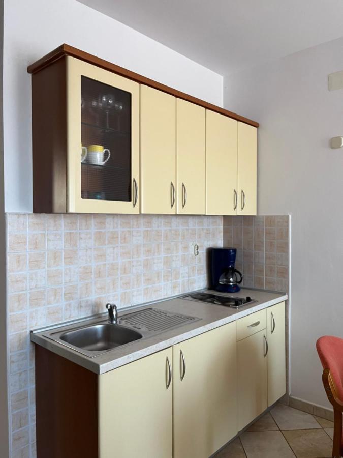 Apartments Poljski Put V Novalja Exterior photo